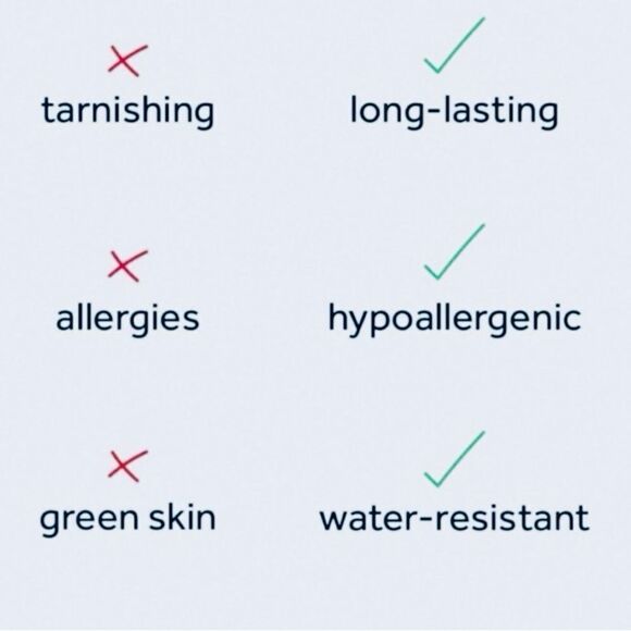 🔅🆕🔅 Elegant Chic Classy Black Gold Clover Flower Dangle Earrings🔅 - Picture 7 of 10